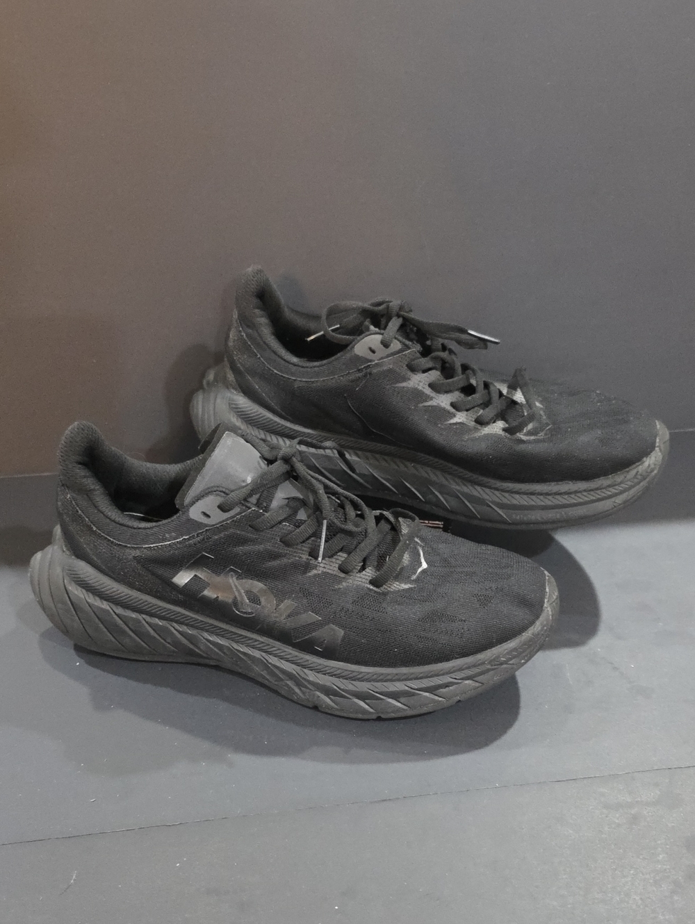 Hoka Carbon X Women's All-Black Lightweight Running Sneakers Size 9.5 D Wide